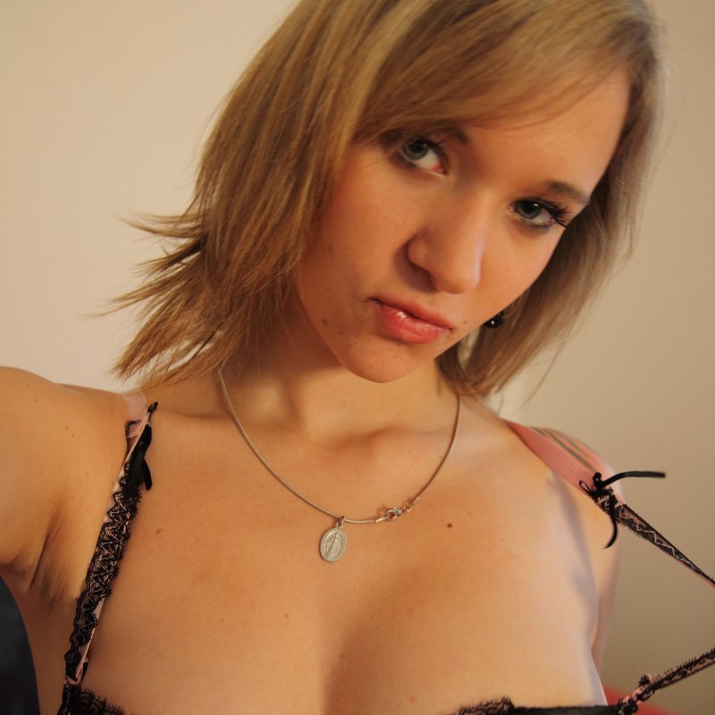 Raphaela 23 Escort McCance